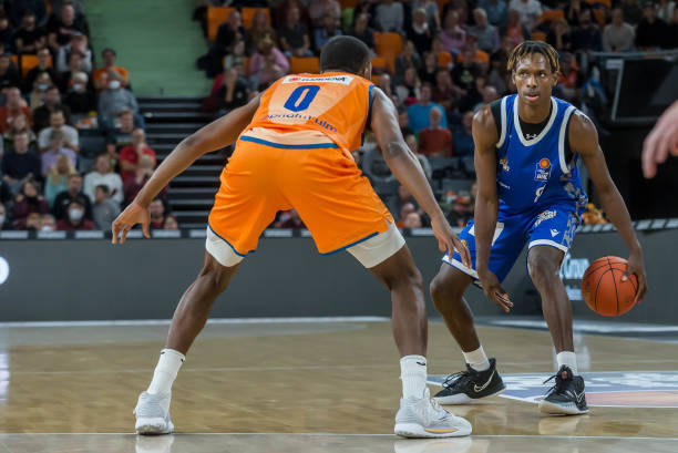 配合还是场 配合还是场