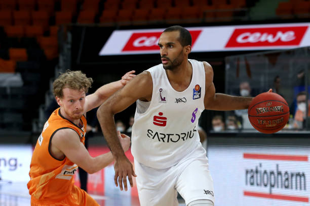 亚马尔用一 亚马尔用一